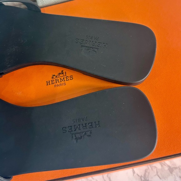 Hermès Aloha Black Sandals (Hermès Chaîne d’Ancre Rubber Slides ) - Picture 3 of 10
